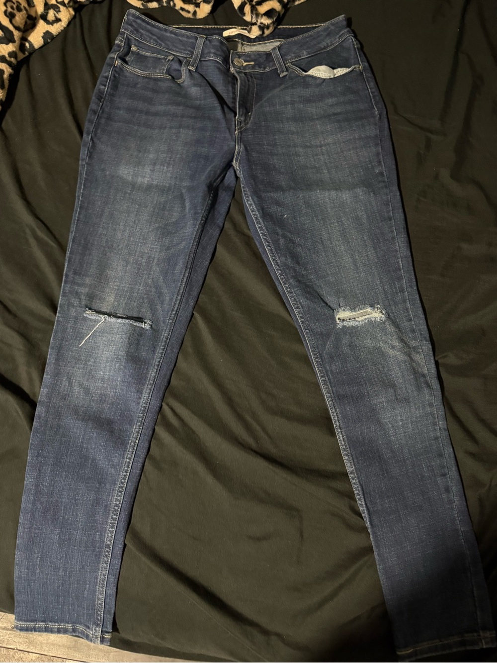 Levi's Indigo Skinny Jeans with Knee Distressing